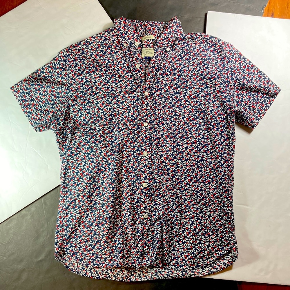 J.Crew Men’s Floral Short Sleeve Button Front Shirt - Picture 2 of 6